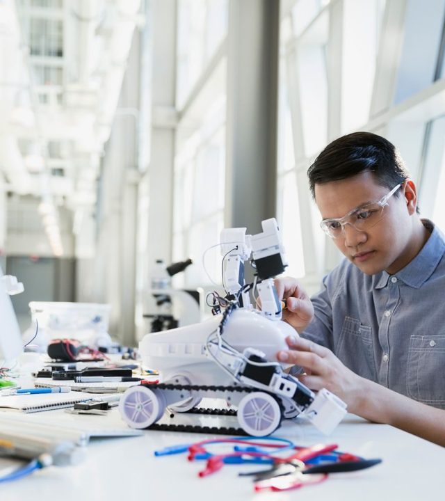 Engineer-58eb9fdf3df78c51626eacf8